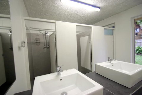 Cstay - Accommodation Main Beach 1