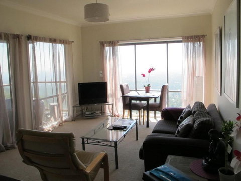 Bonza View - Accommodation Main Beach 1