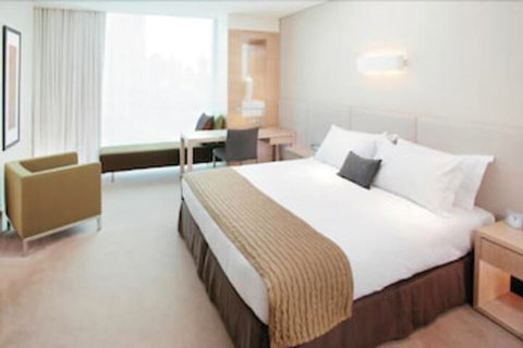 Crown Metropol - Accommodation Main Beach 6