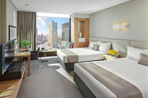 Crown Metropol - Accommodation Main Beach 2
