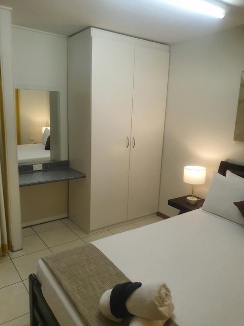 Ocean Breeze Units - Accommodation Main Beach 3