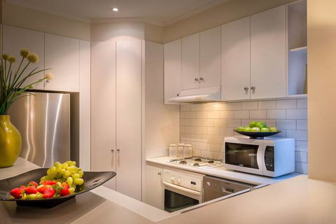 Birches Townhouse - Accommodation Main Beach 2