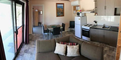 Stawell Holiday Cottages - Accommodation Main Beach 2