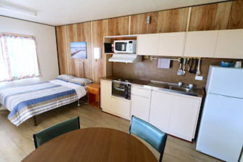 Sea Vu Caravan Park - Accommodation Main Beach 0
