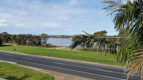 Ultimate Holiday Apartments - Accommodation Main Beach 3
