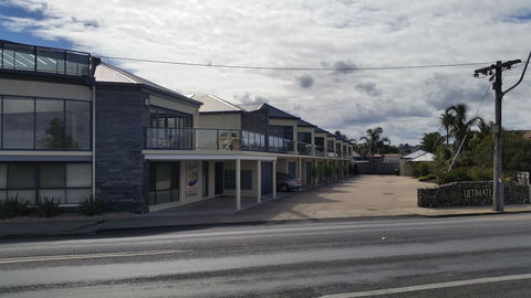 Ultimate Holiday Apartments - Accommodation Main Beach 0