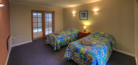 Ultimate Holiday Apartments - Accommodation Main Beach 5