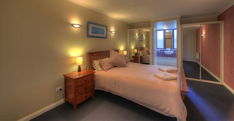 Ultimate Holiday Apartments - Accommodation Main Beach 6