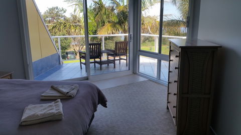 Ultimate Holiday Apartments - Accommodation Main Beach 4