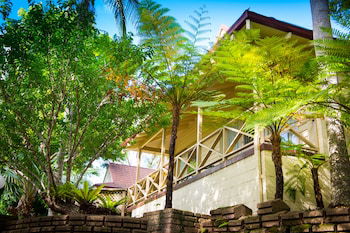 Pacific Palms Resort - Accommodation Main Beach 0