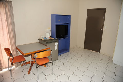 Hotel Allen - Accommodation Main Beach 4