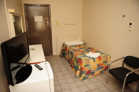 Hotel Allen - Accommodation Main Beach 0