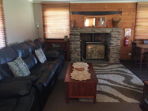 Duffys Country Accommodation - Accommodation Main Beach 4
