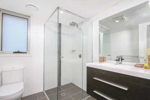 Accommodate Canberra - Braddon 33 - Accommodation Main Beach 3