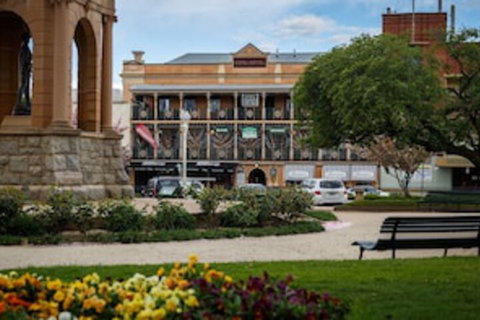 Bathurst Royal Apartments - Accommodation Main Beach 0