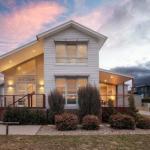 Alpine Snow Angels Retreat Luxurious Snowy Mountains Living - Accommodation Main Beach 0