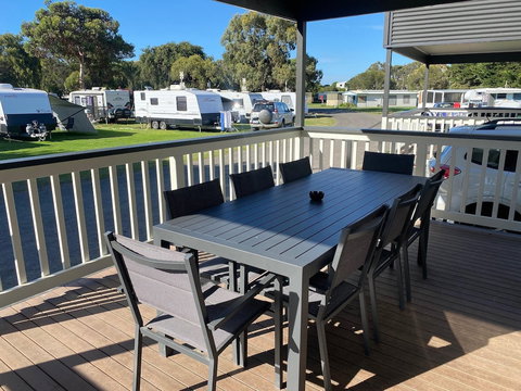 Victor Harbor Holiday & Cabin Park - Accommodation Main Beach 3