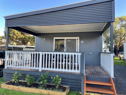 Victor Harbor Holiday & Cabin Park - Accommodation Main Beach 2