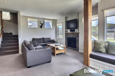 Alpine Edge - Accommodation Main Beach 6