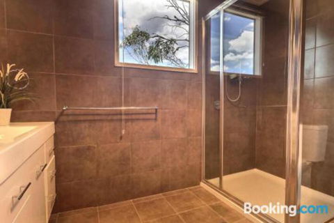 Alpine Edge - Accommodation Main Beach 7