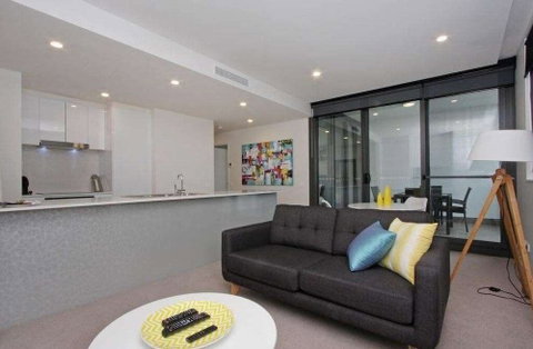 Accommodate Canberra - IQ - Braddon - Accommodation Main Beach 5