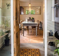 White Gates Cottage - Accommodation Main Beach