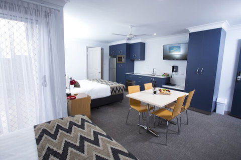 Altitude Motel Apartments - Accommodation Main Beach 2