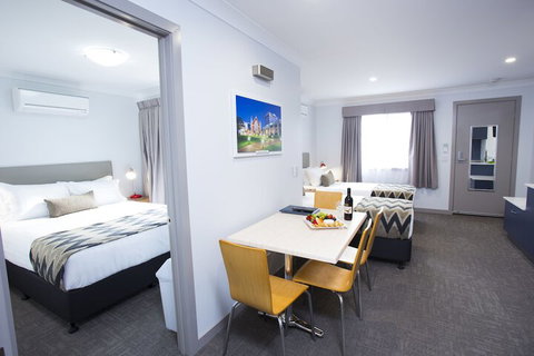 Altitude Motel Apartments - Accommodation Main Beach 4