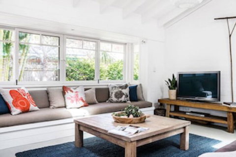 Beachwood - Accommodation Main Beach 0