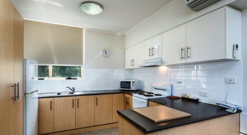 Glenelg Holiday Apartments- Corfu - Accommodation Main Beach 4