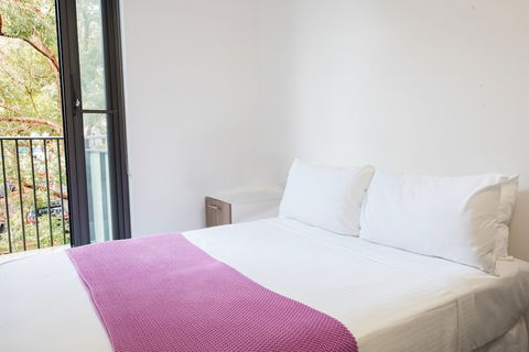 Racecourse Space Pop Up - Accommodation Main Beach 1