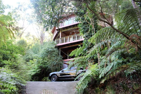 Risehill House - Accommodation Main Beach 3
