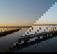 Waterfront Retreat at Wattle Point - Accommodation Main Beach