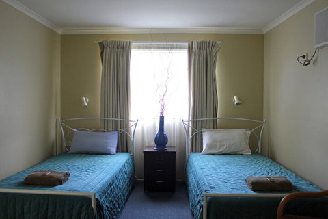 Australian Motor Homes Tourist Park - Accommodation Main Beach 4