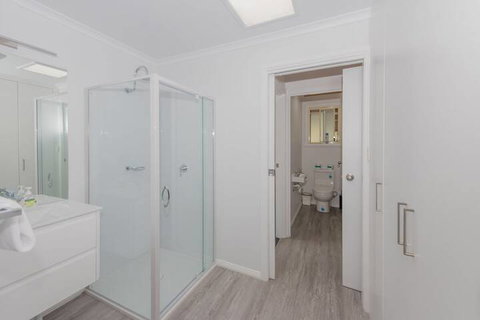 Mayson - Accommodation Main Beach 4