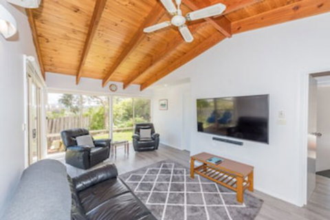 Mayson - Accommodation Main Beach 0