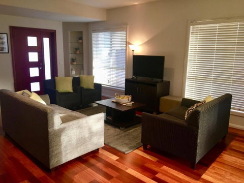 Encore Apartments - Accommodation Main Beach 4