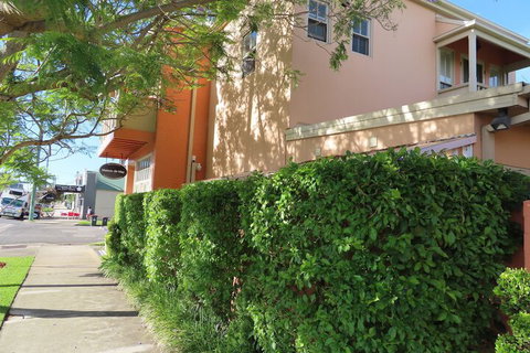 Maison De May Boutique Bed & Breakfast - Accommodation Main Beach 2