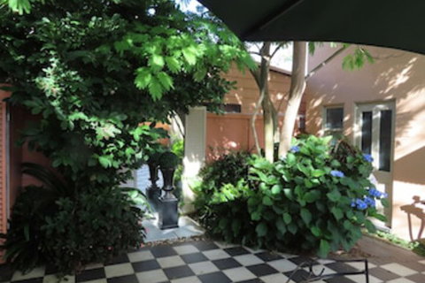 Maison De May Boutique Bed & Breakfast - Accommodation Main Beach 0