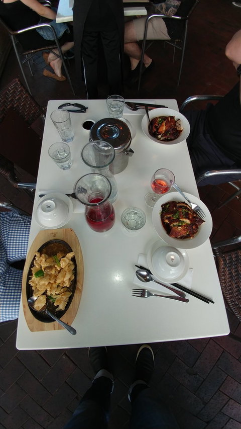 Ky Chow - Accommodation Main Beach 2