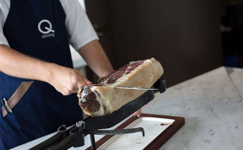 Q Dining - Accommodation Main Beach 9