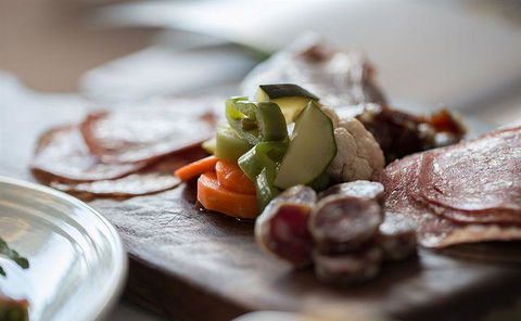 Q Dining - Accommodation Main Beach 11