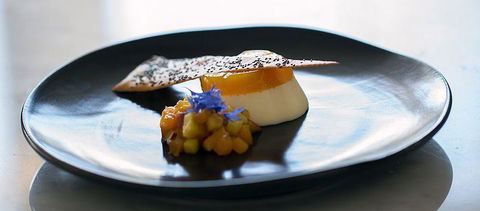 Q Dining - Accommodation Main Beach 12