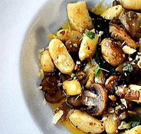 Sandbar - Accommodation Main Beach