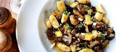 Sandbar - Accommodation Main Beach 0