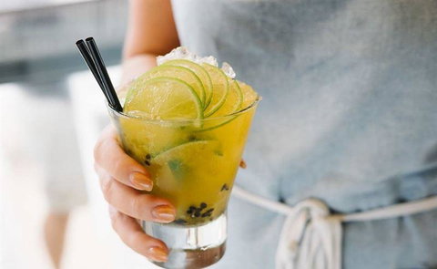 Sandbar - Accommodation Main Beach 9