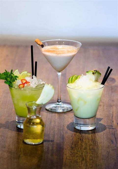 Sandbar - Accommodation Main Beach 13