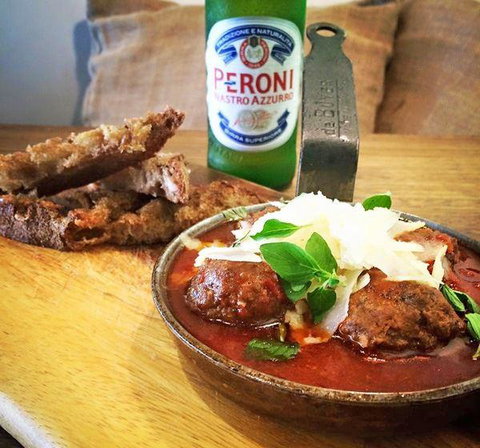 Sandbar - Accommodation Main Beach 8