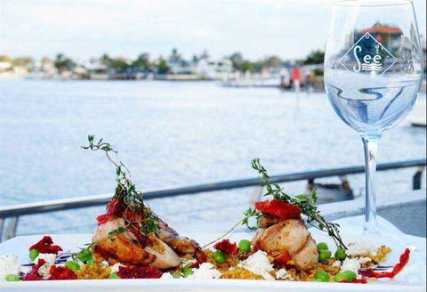 SEE Restaurant - Accommodation Main Beach 11