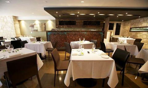 Altair Restaurant - Accommodation Main Beach 7